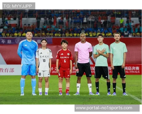 足球Lopez的传奇之路:从草根球员到世界舞台的闪耀明星 足球Lopez的传奇之路:从草根球员到世界舞台的闪耀明星